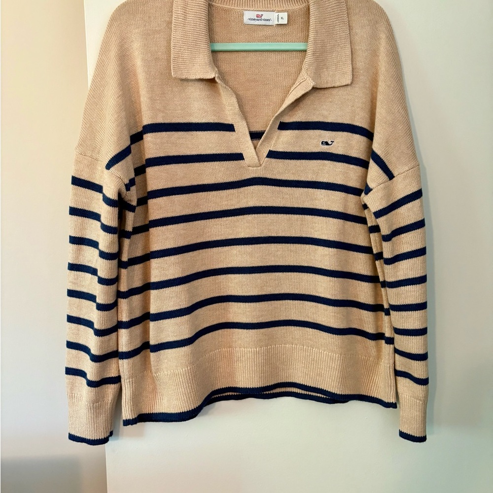Vineyard Vines blue & beige striped sweater, size XL.